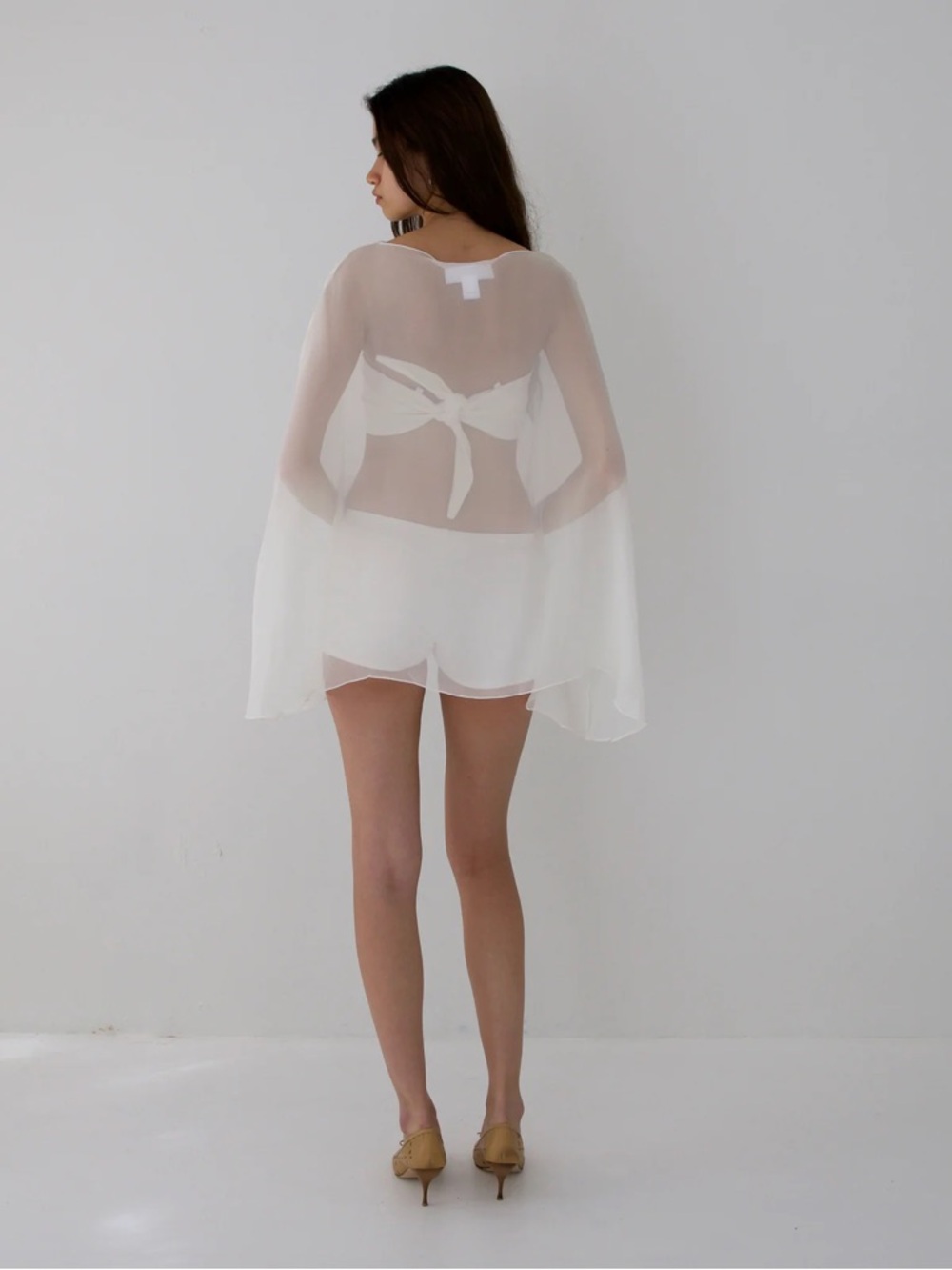 BUCI NYC IBIS PONCHO SET WITH SHORTS IN SIZE M/L - Picture 3 of 4